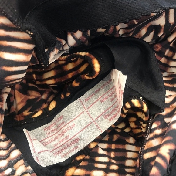 Lands End Slender Surplice skirted swim new 16W - Picture 9 of 9